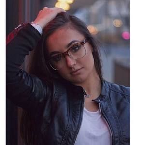 Meet your Posher, Makayla